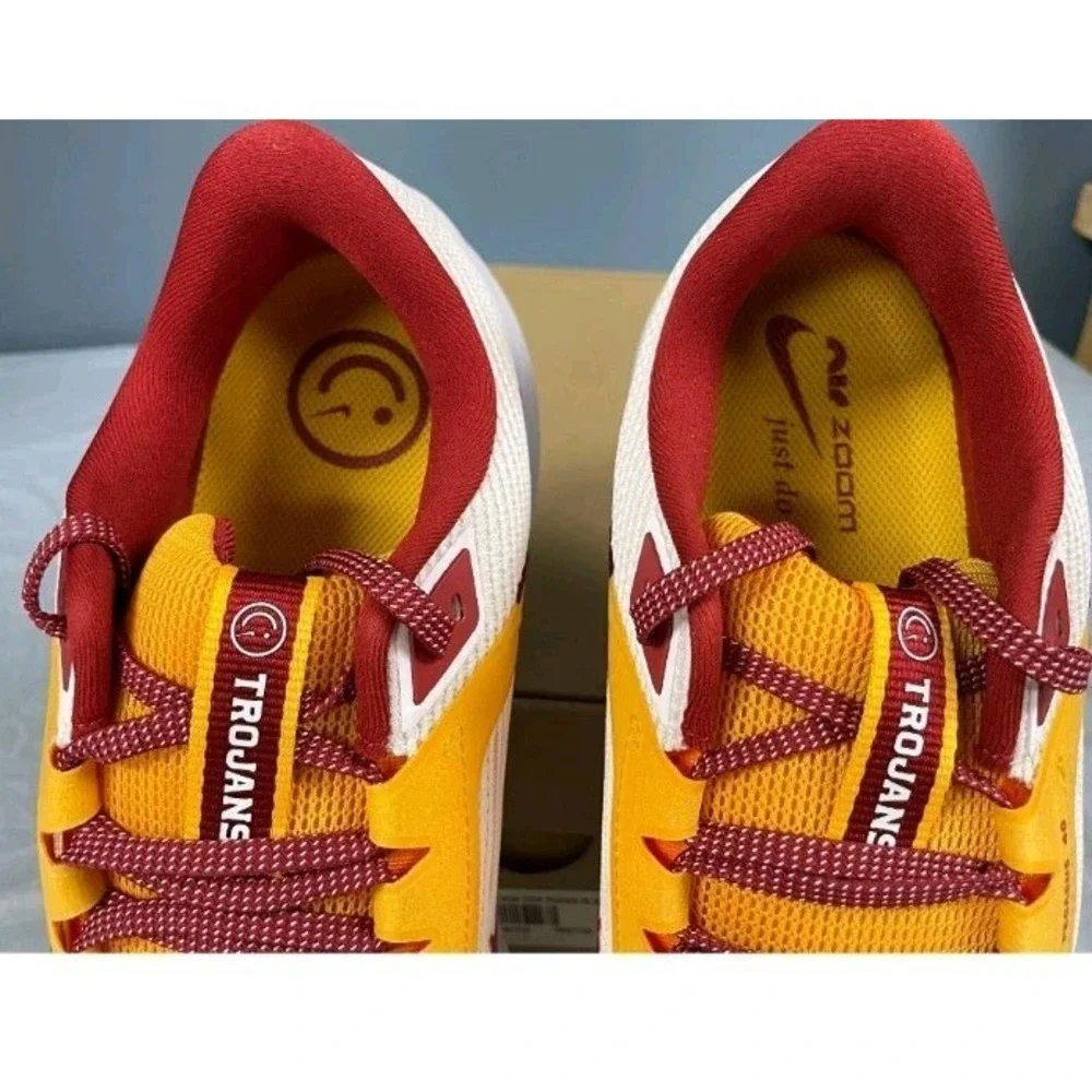 Nike Zoom Pegasus 40 USC Official‎ USC Trojans Issued Running Shoes 9.5 NWOB